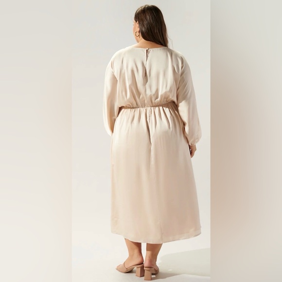 Sugarlips Chateau Satin Champagne Dolman Sleeve Midi Dress - Picture 8 of 9